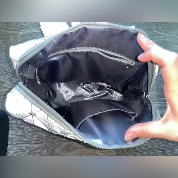 Disney Epcot Spaceship Earth Backpack 2021 Holographic - Picture 8 of 14